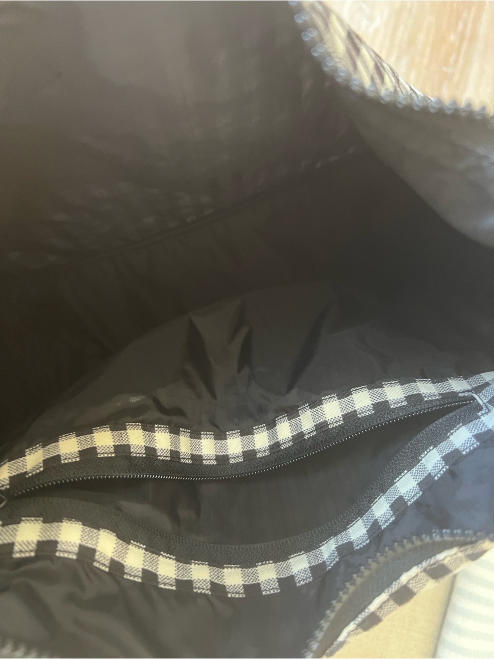 BAGGU Gingham Large Nylon Shoulder Bag - Picture 3 of 4